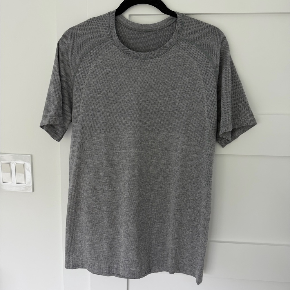 lululemon athletica Gray Short Sleeve Tee